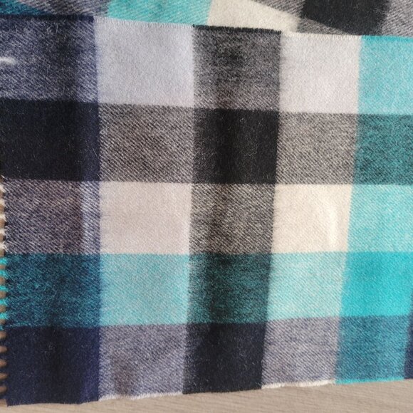 Luxury Kiltane Of Scotland 100% Lambswool Blue & Black Check Scarf For Men & Wom - Picture 5 of 6